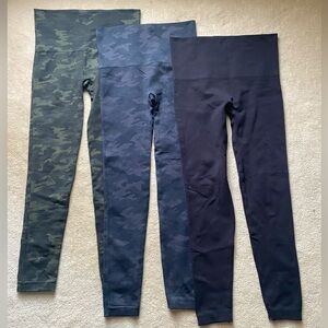 Set Of 3 Spanx Seamless Leggings Black Green Camo Medium Crop Mid Rise